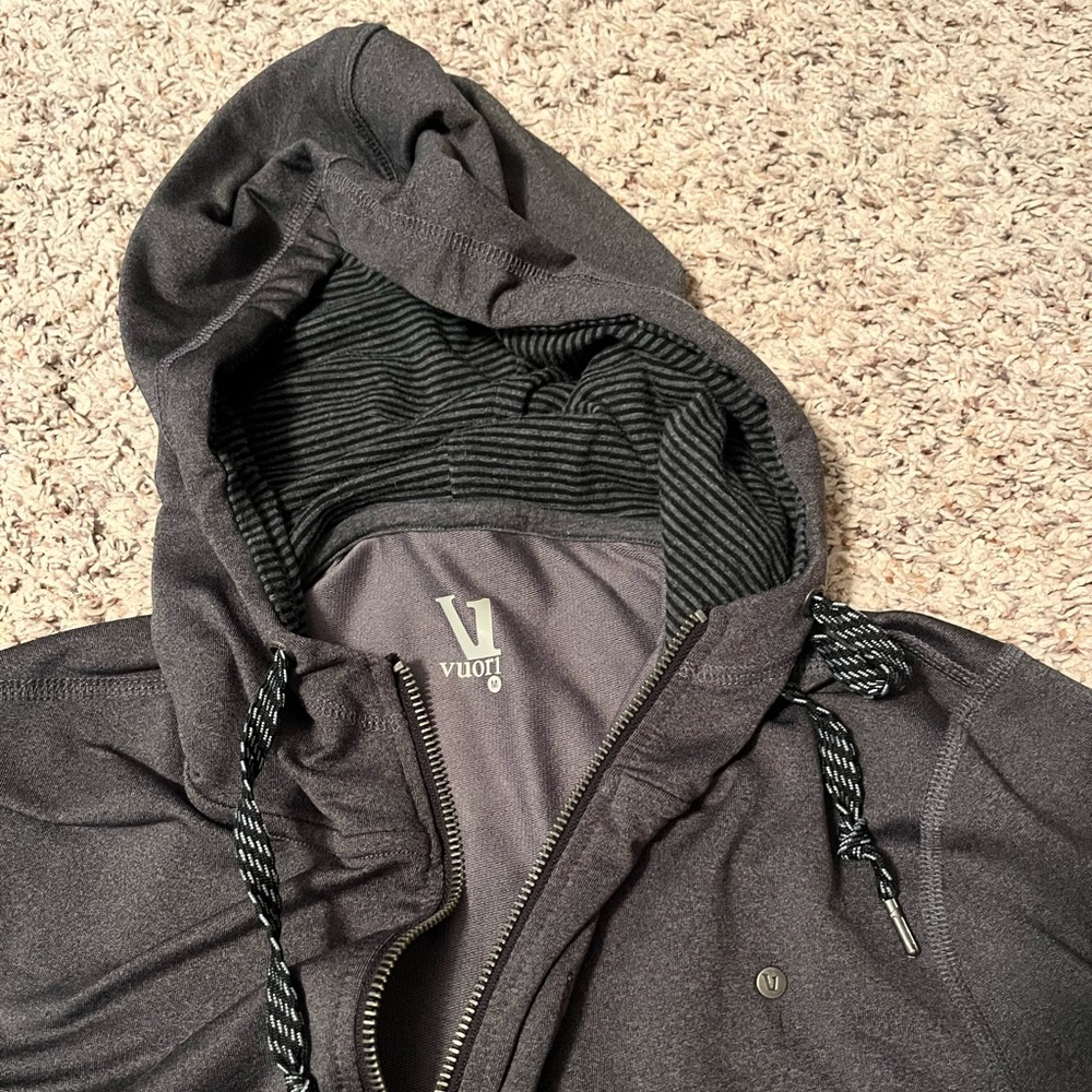 Vuori Movement Hoodie - Men’s Size M